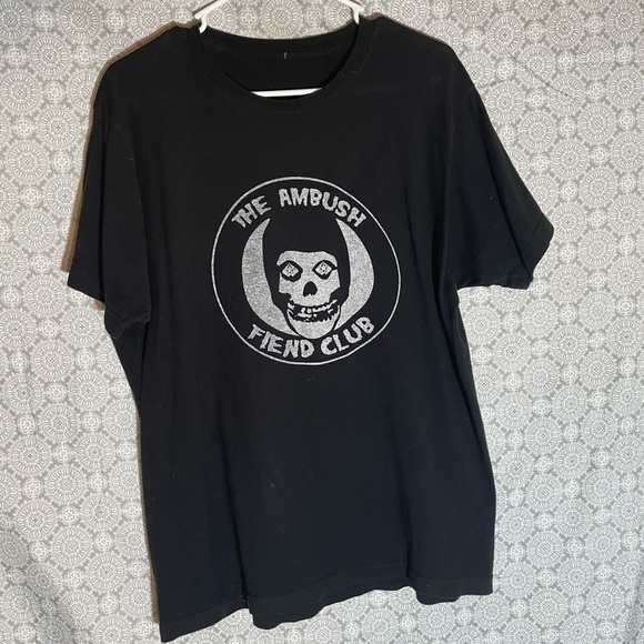misfits Tops - Men’s large misfits T-shirt